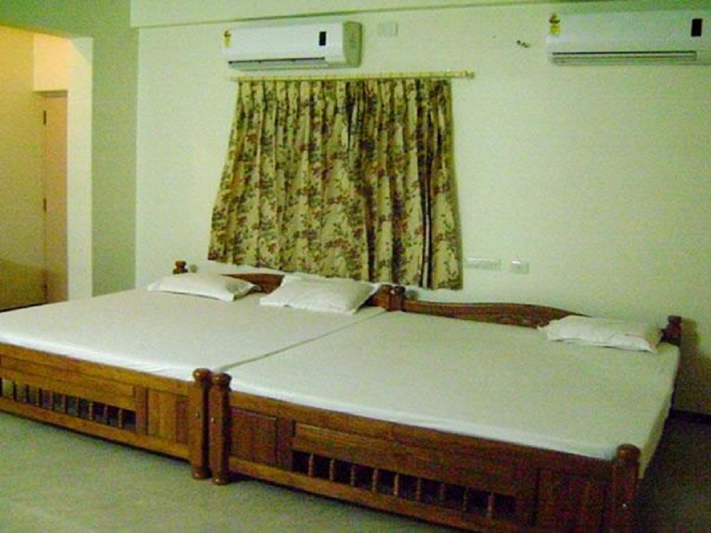 Metro Altis Lodge Ироду Экстерьер фото