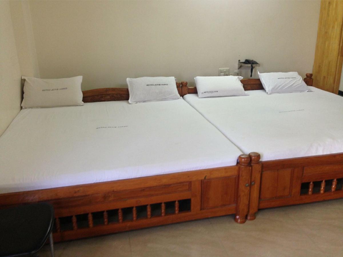 Metro Altis Lodge Ироду Экстерьер фото